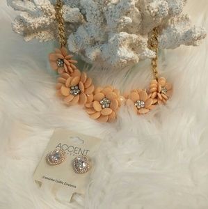 ONLY $10! Peaches bundle earrings necklace